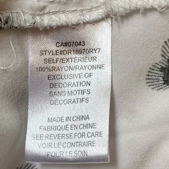 D2R White & Black Heart-Shaped Pattern Top with Lace Detailing. Small. - Picture 9 of 10